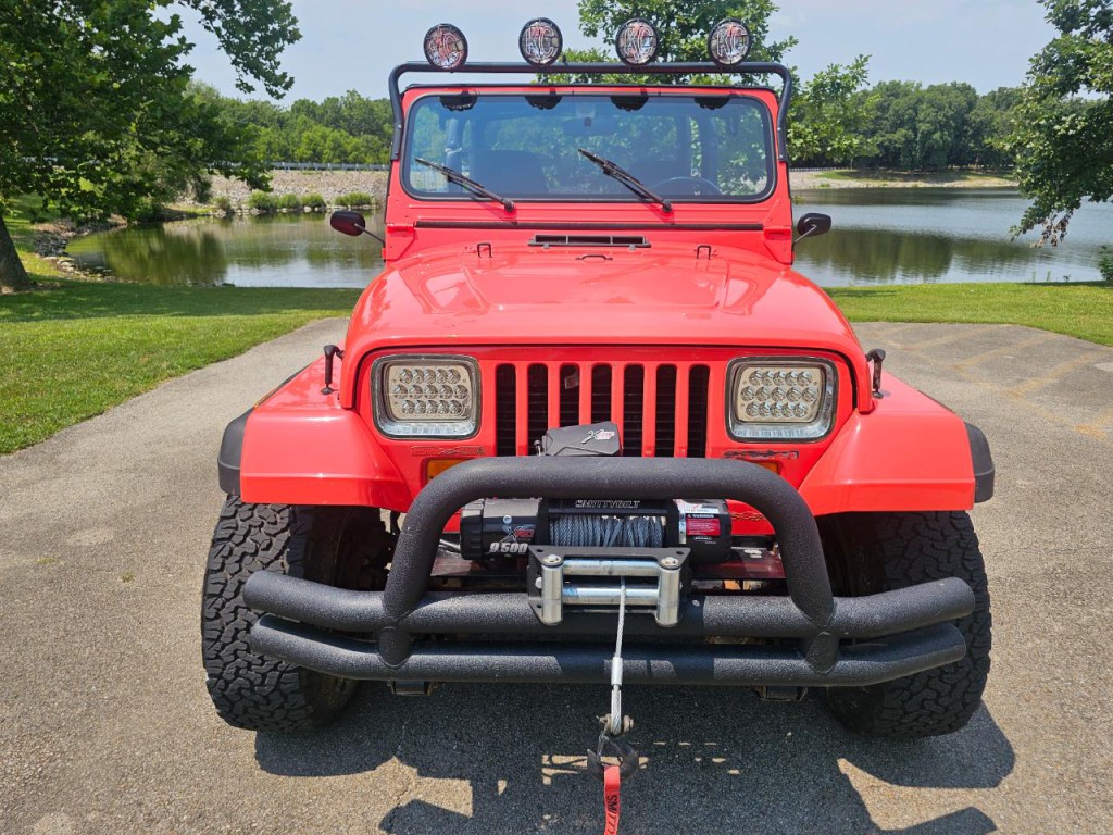 1995 Jeep Wrangler Image 12