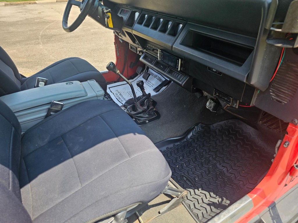 1995 Jeep Wrangler Image 15