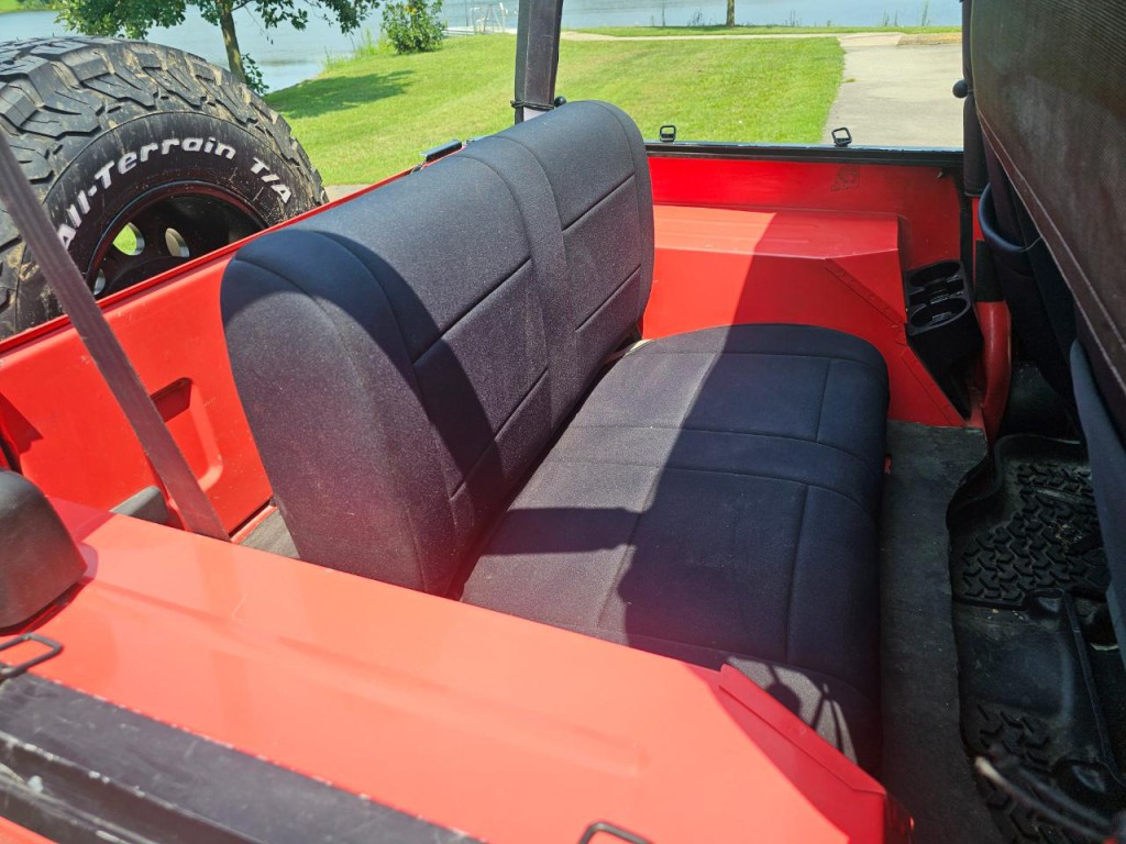 1995 Jeep Wrangler Image 16