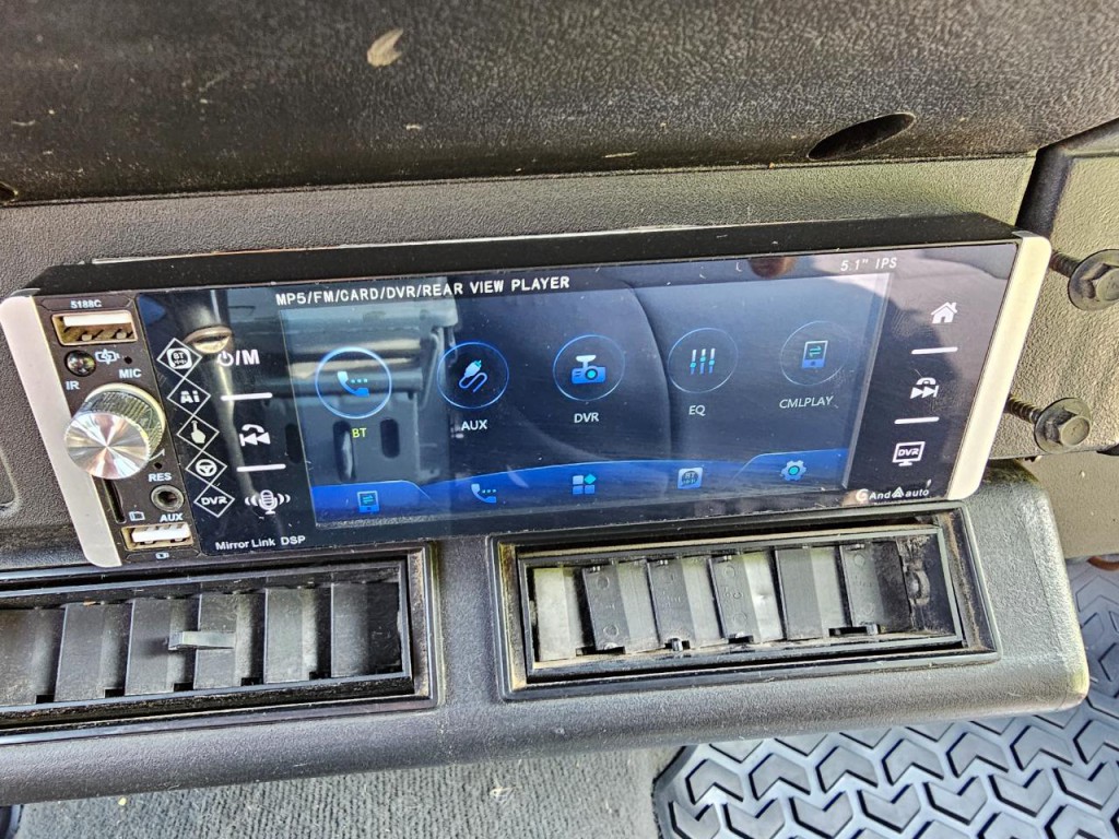 1995 Jeep Wrangler Image 30