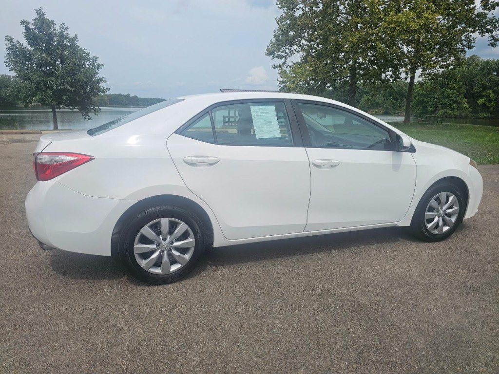 2015 Toyota Corolla Image 4