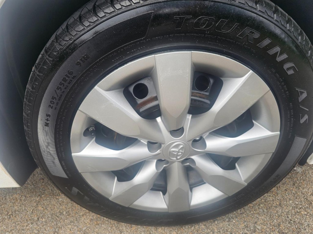 2015 Toyota Corolla Image 14