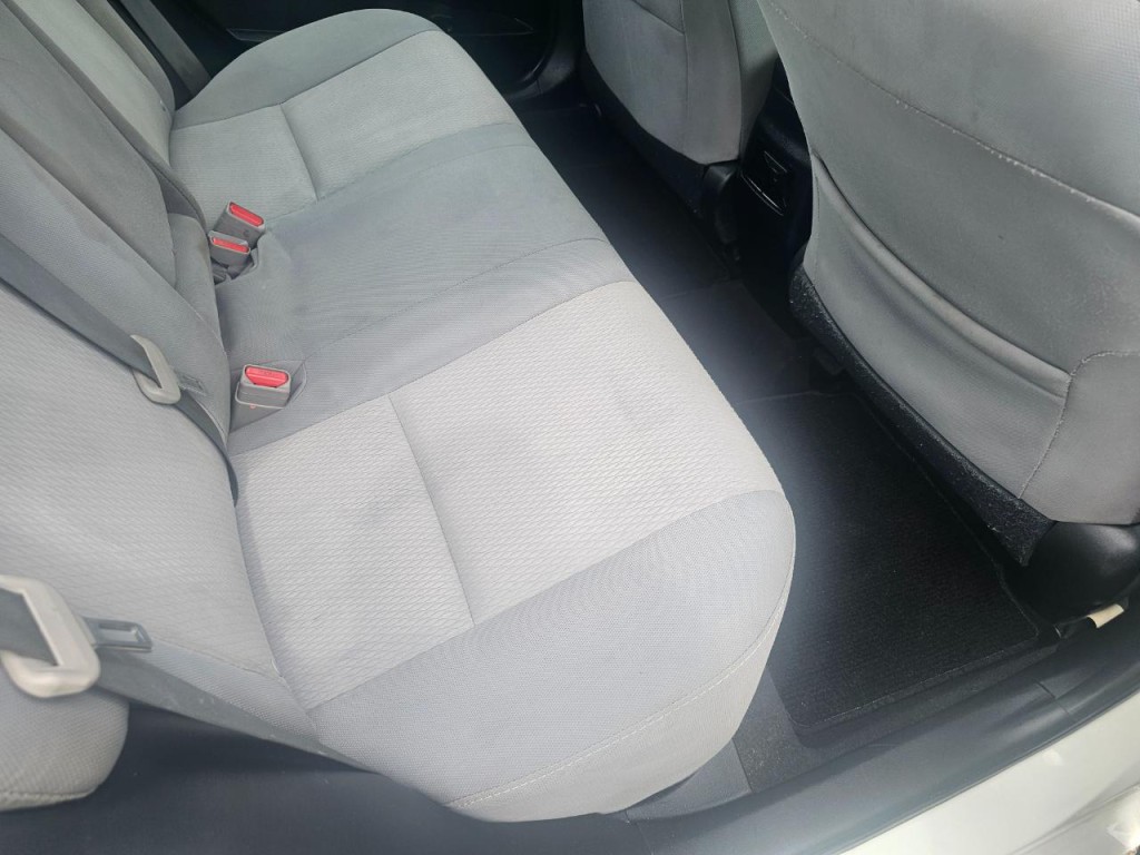 2015 Toyota Corolla Image 18