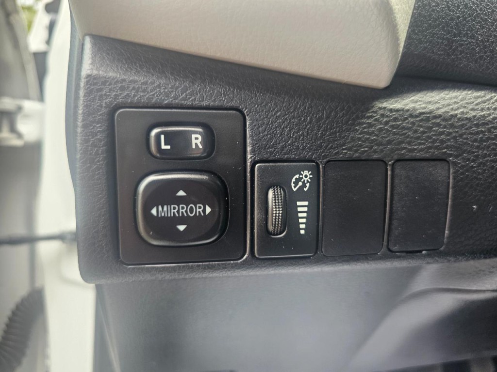 2015 Toyota Corolla Image 29