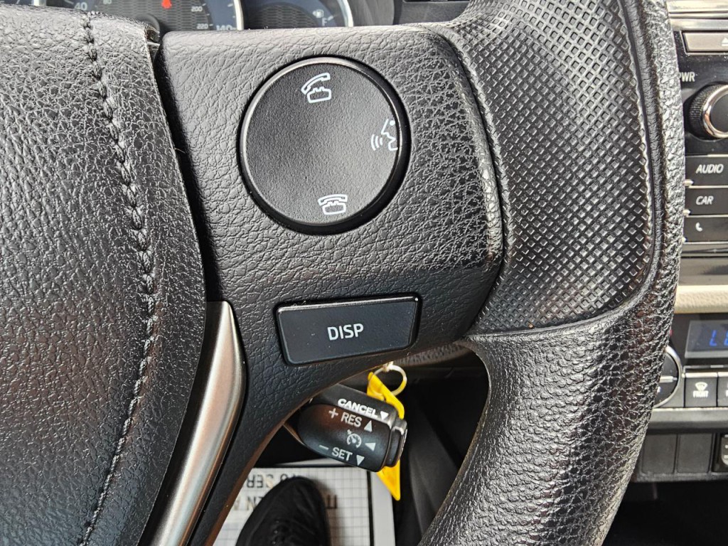 2015 Toyota Corolla Image 32