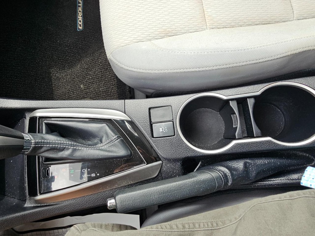 2015 Toyota Corolla Image 37