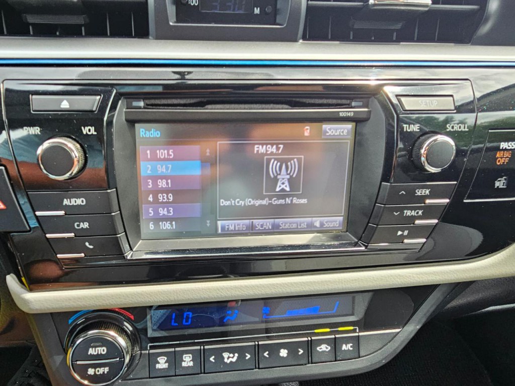 2015 Toyota Corolla Image 41