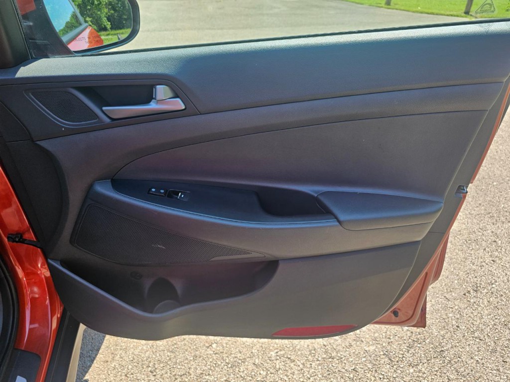 2016 Hyundai Tucson Image 16