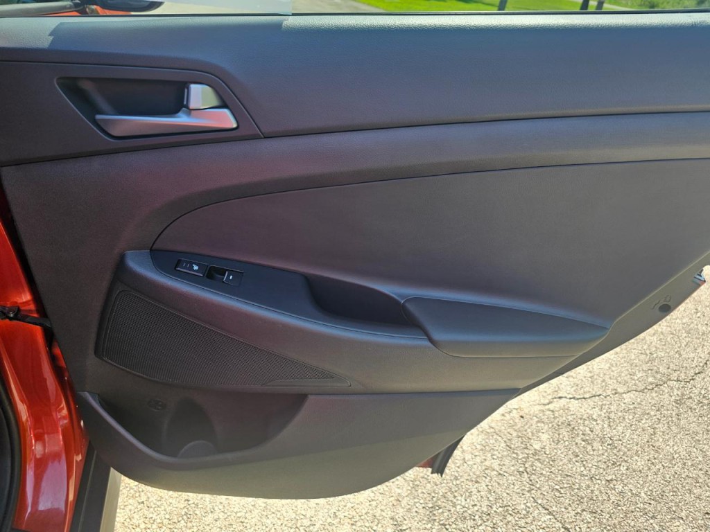 2016 Hyundai Tucson Image 18