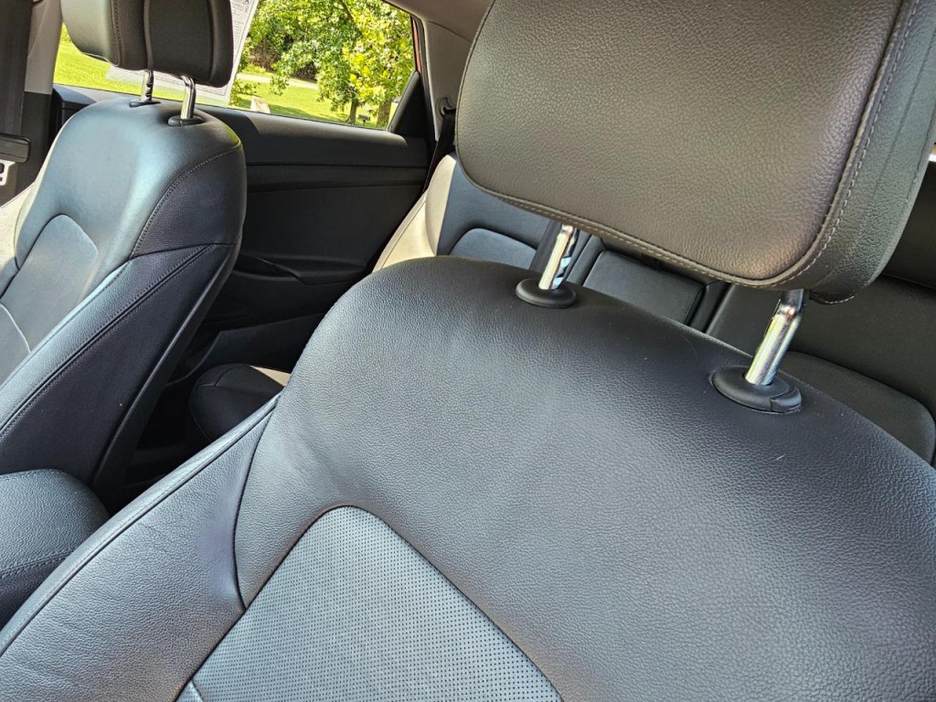 2016 Hyundai Tucson Image 25