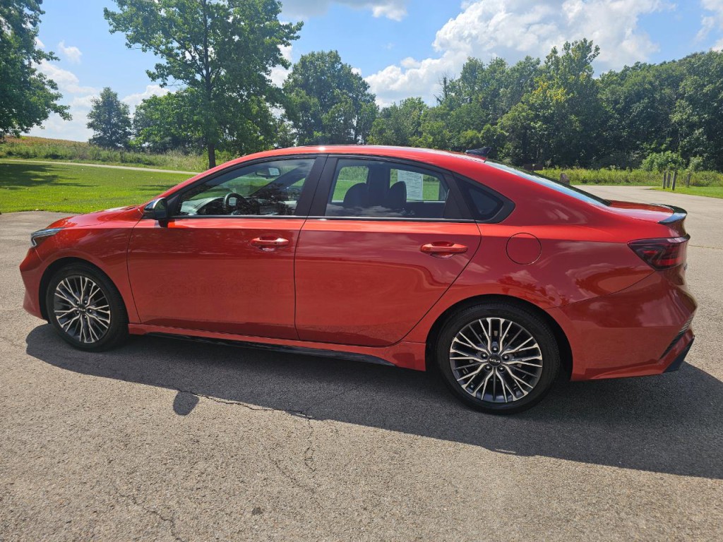 2022 Kia Forte Image 8