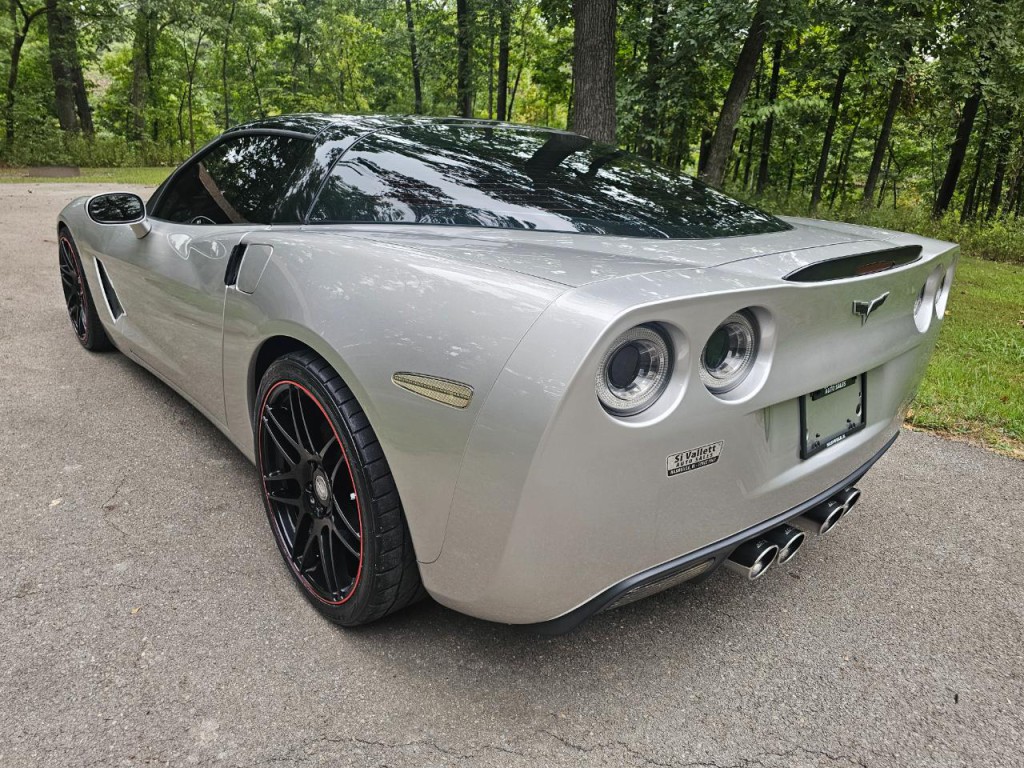 2005 Chevrolet Corvette Image 7