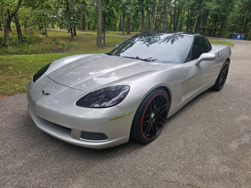 2005 Chevrolet Corvette Image 11