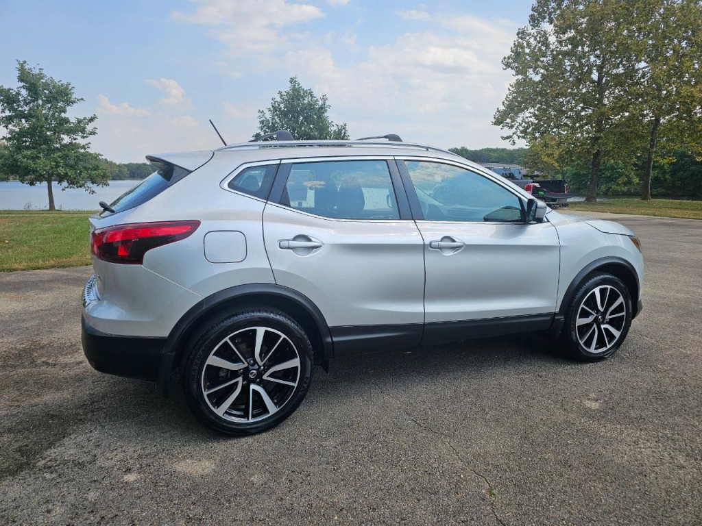2017 Nissan Rogue Image 4