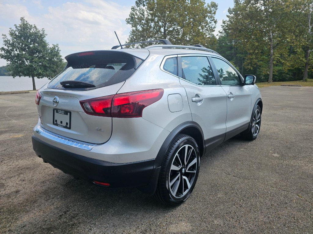2017 Nissan Rogue Image 5