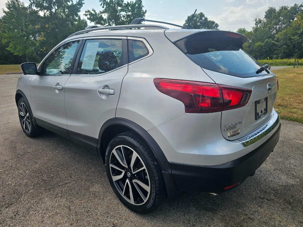 2017 Nissan Rogue Image 7