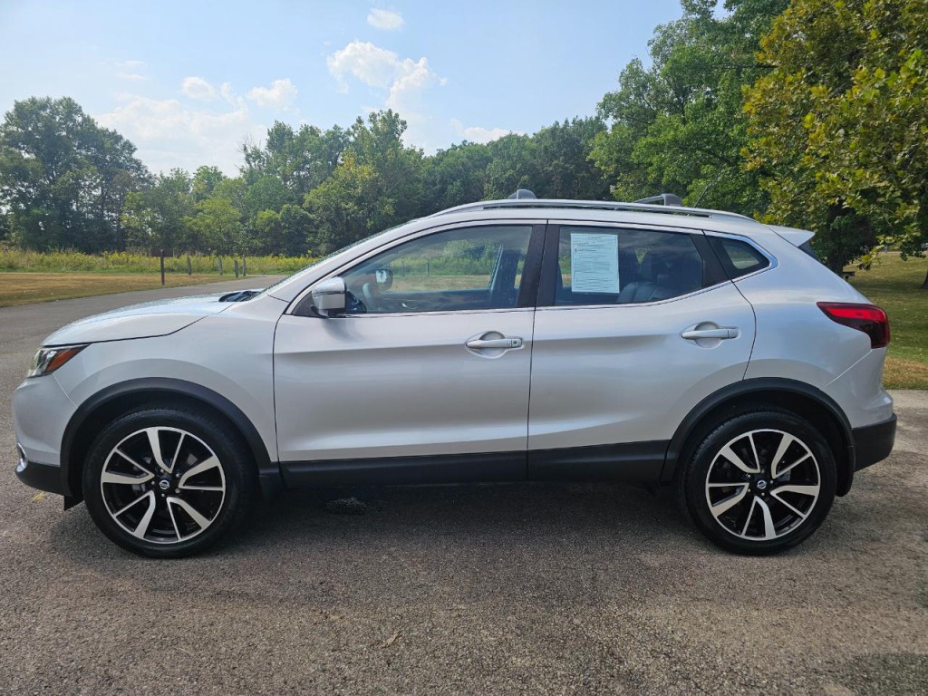 2017 Nissan Rogue Image 9