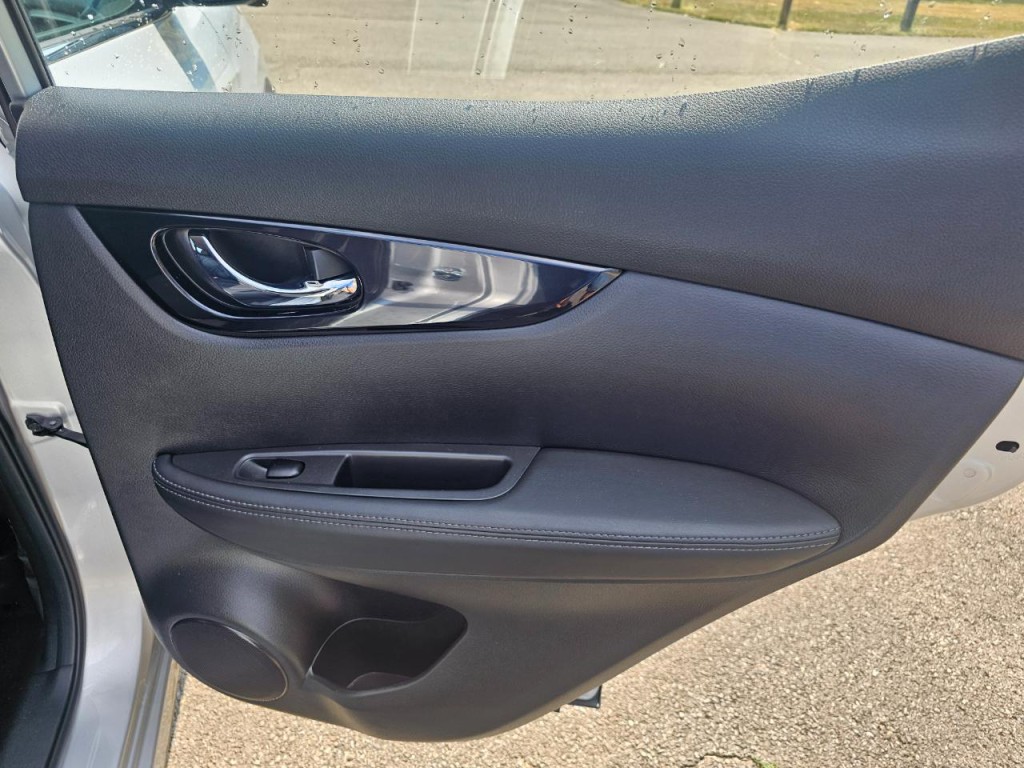 2017 Nissan Rogue Image 17
