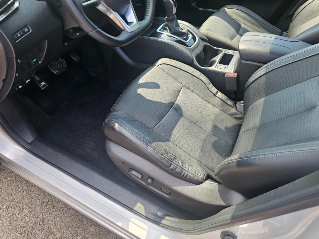 2017 Nissan Rogue Image 25
