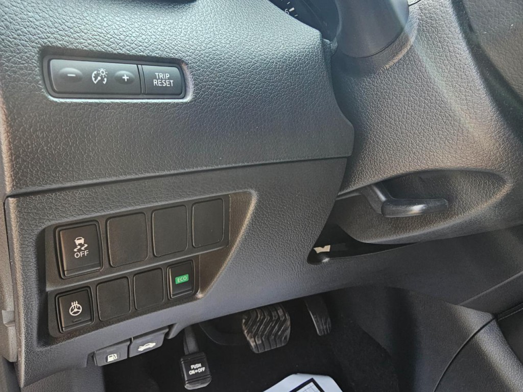 2017 Nissan Rogue Image 32