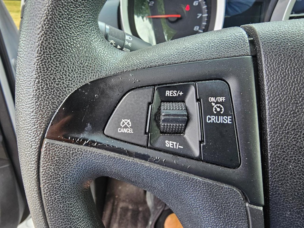 2016 Chevrolet Equinox Image 32