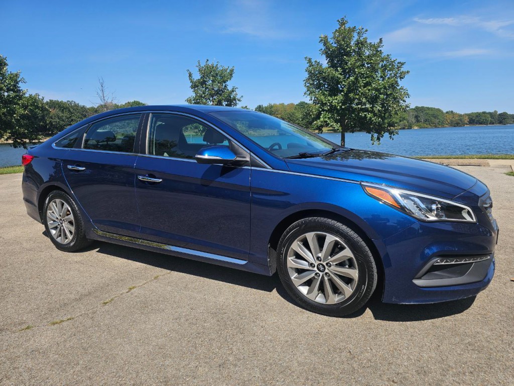 2016 Hyundai Sonata Image 2