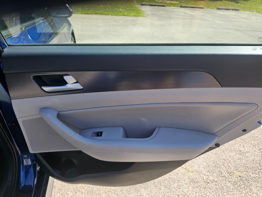2016 Hyundai Sonata Image 17