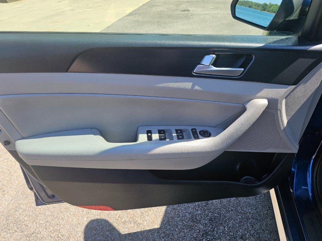 2016 Hyundai Sonata Image 23