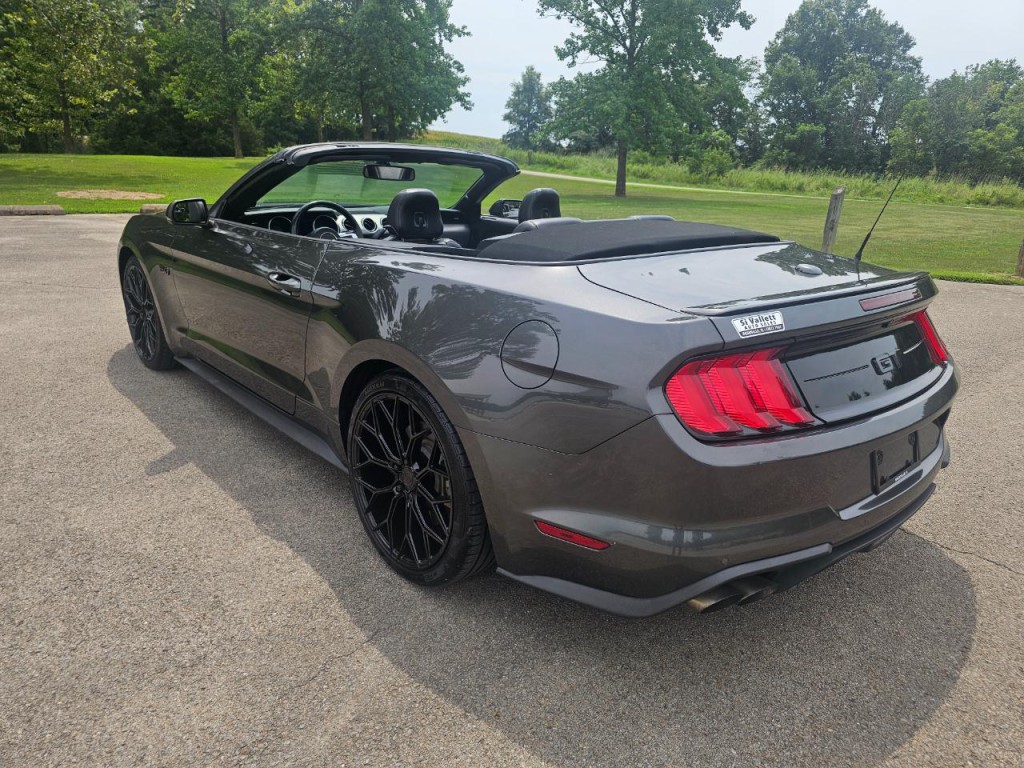 2020 Ford Mustang Image 15