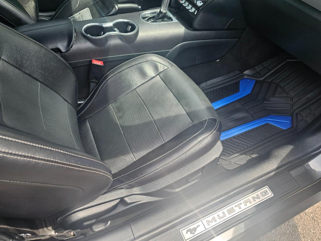 2020 Ford Mustang Image 21