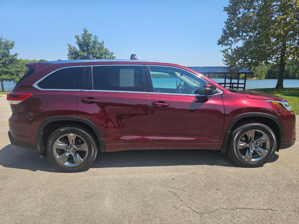 2018 Toyota Highlander Image 3