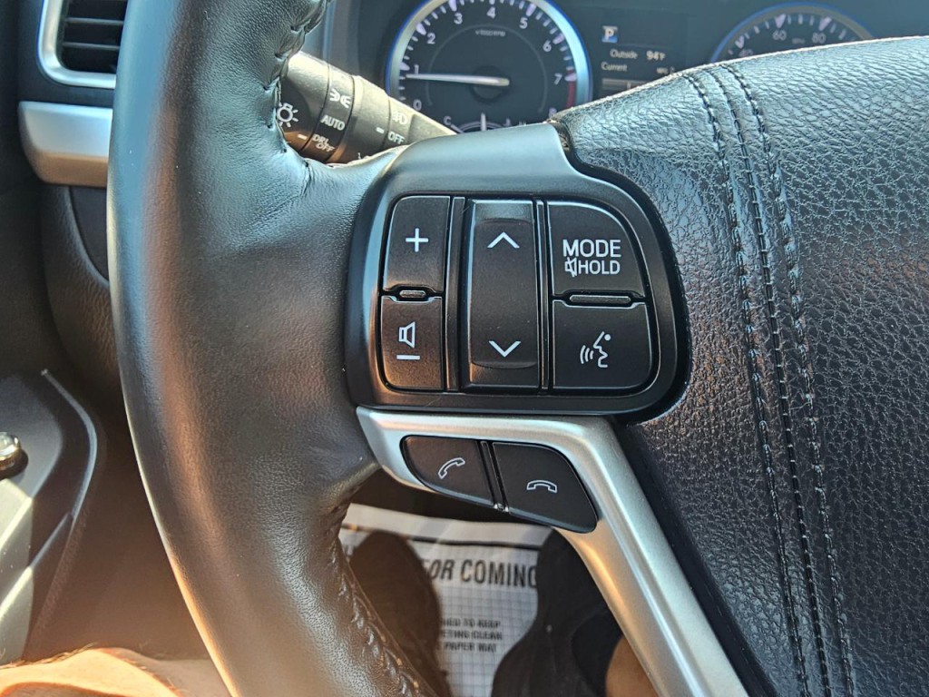 2018 Toyota Highlander Image 36