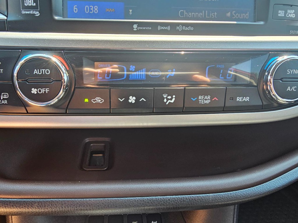 2018 Toyota Highlander Image 44