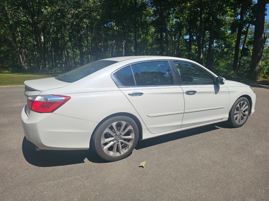 2013 Honda Accord Image 2