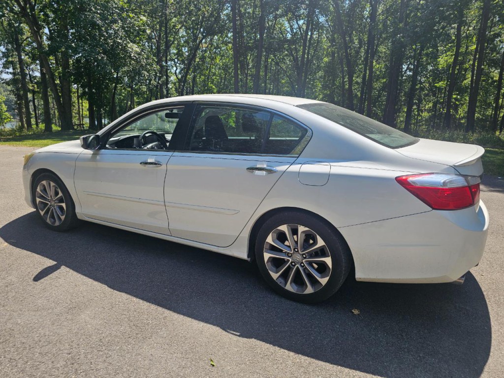2013 Honda Accord Image 3