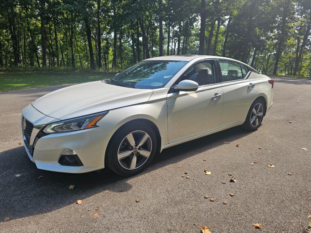 2019 Nissan Altima Image 4