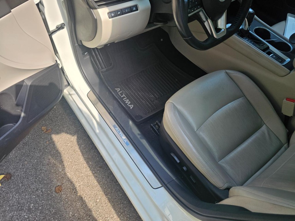 2019 Nissan Altima Image 5
