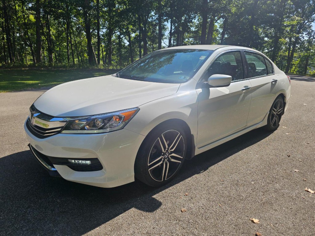 2017 Honda Accord Image 4