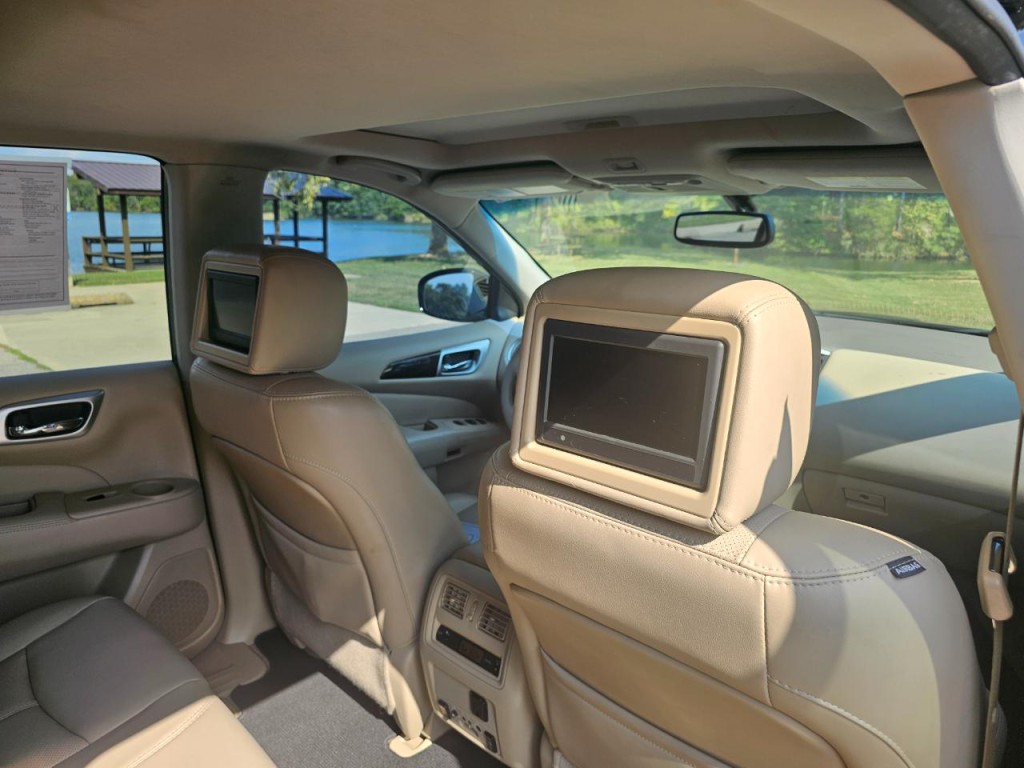 2014 Nissan Pathfinder Image 19