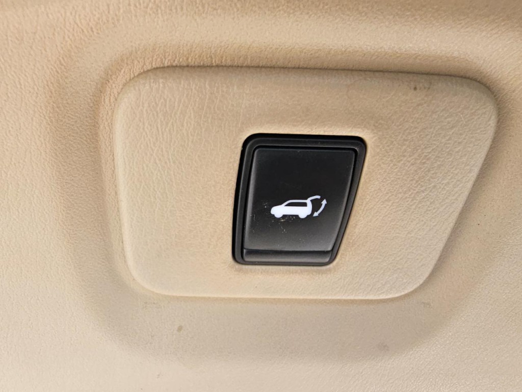 2014 Nissan Pathfinder Image 23