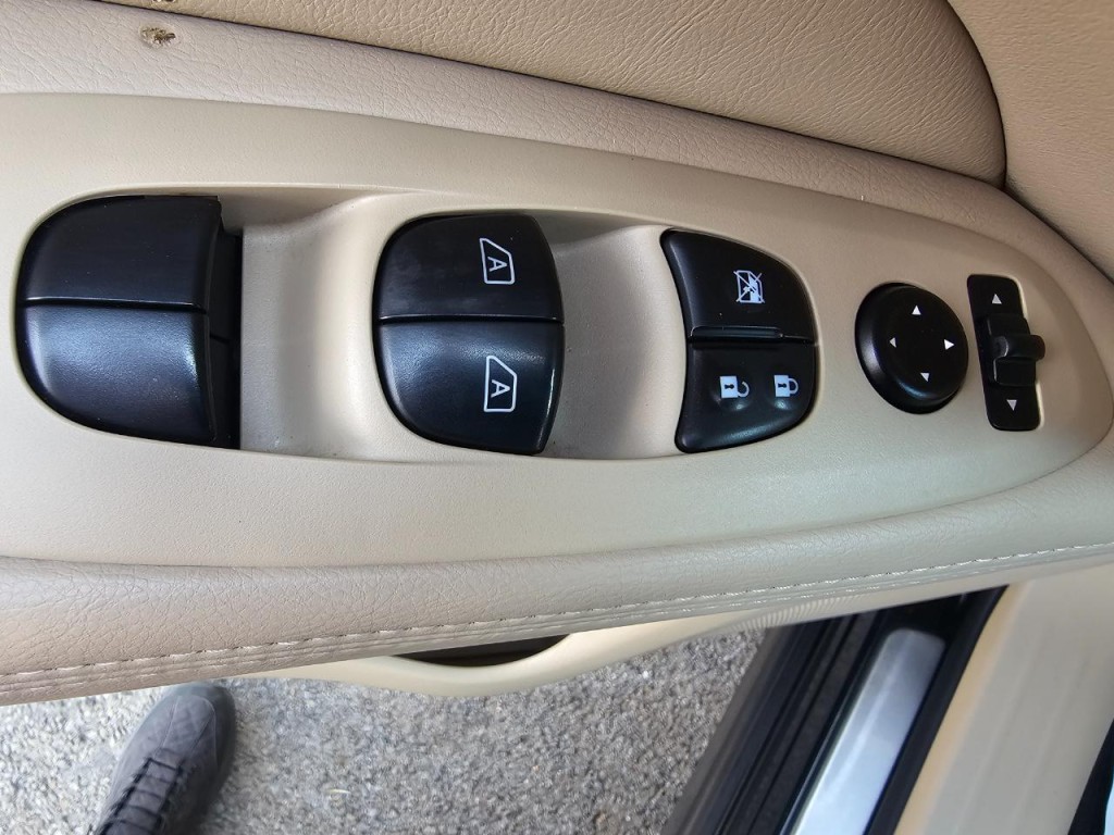 2014 Nissan Pathfinder Image 31