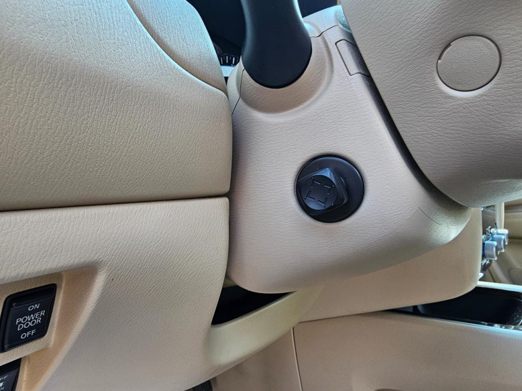 2014 Nissan Pathfinder Image 34