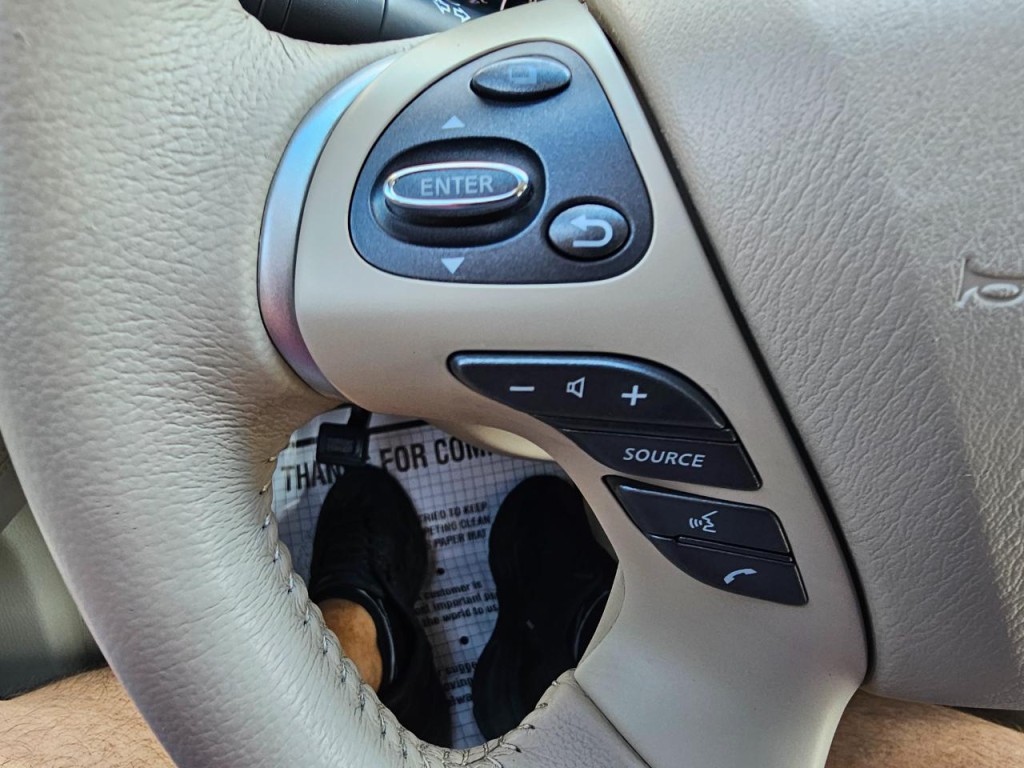2014 Nissan Pathfinder Image 36
