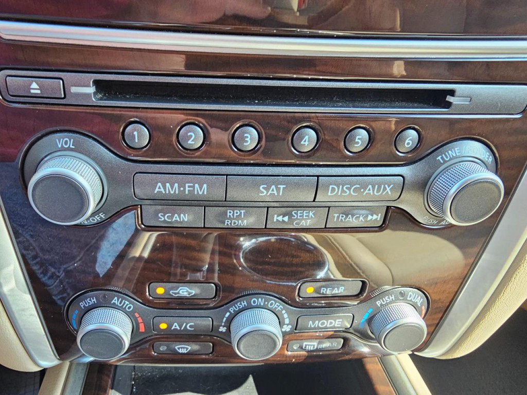 2014 Nissan Pathfinder Image 46