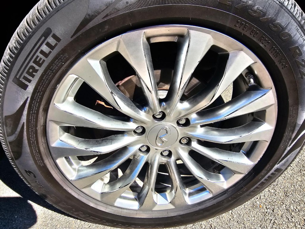 2015 INFINITI QX80 Image 14
