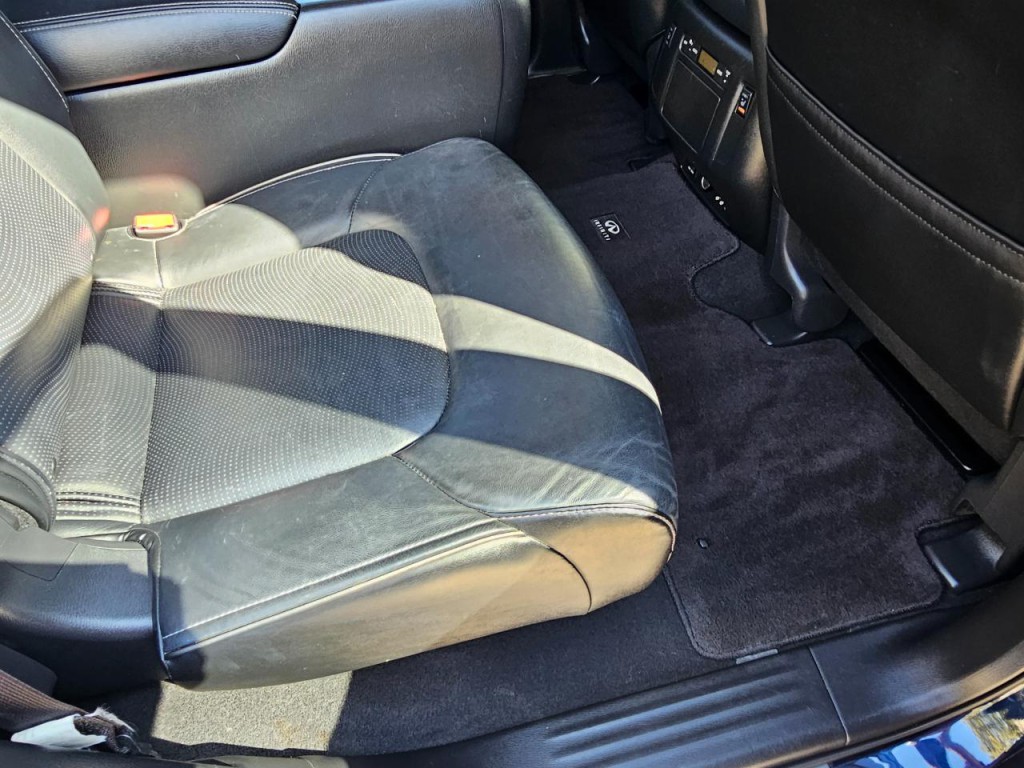 2015 INFINITI QX80 Image 18