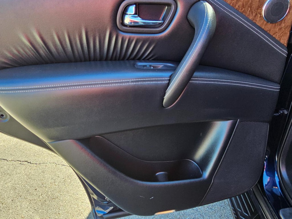 2015 INFINITI QX80 Image 25