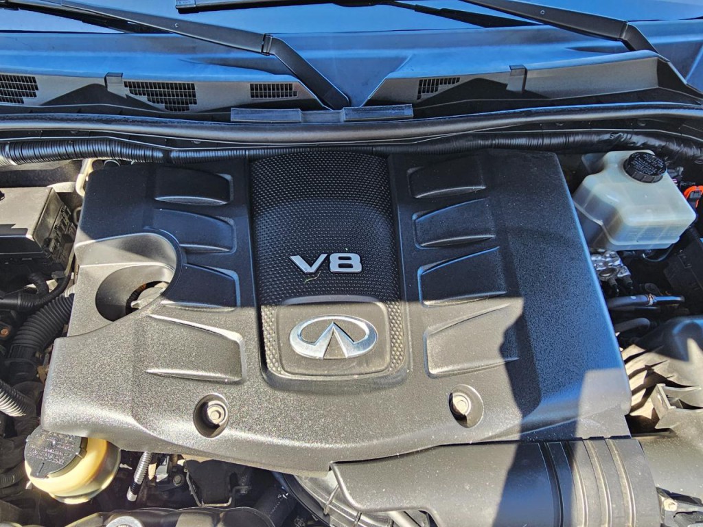 2015 INFINITI QX80 Image 31