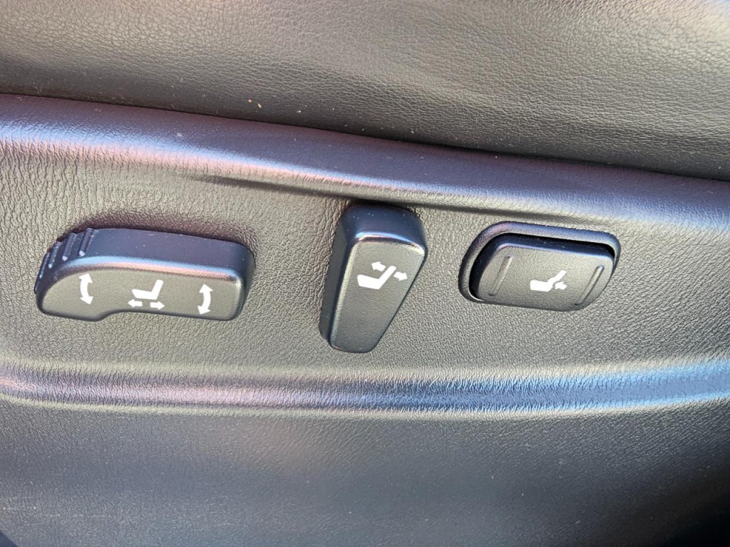 2015 INFINITI QX80 Image 33