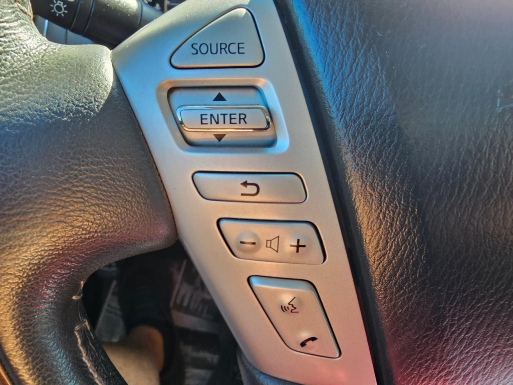2015 INFINITI QX80 Image 38